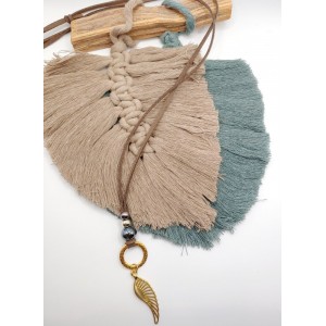 GOLD FEATHER NECKLACE
